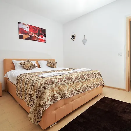 Lejlighed Nisa Ii Braşov